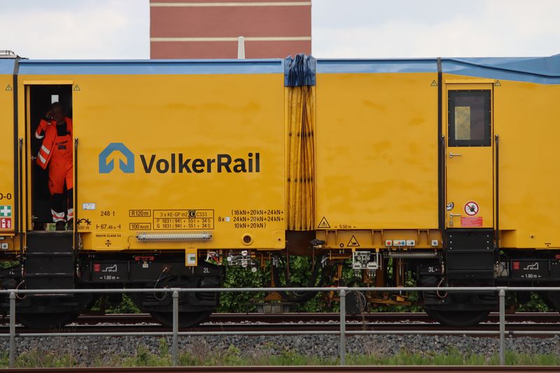 De nieuwe stopmachine van VolkerRail voor de eerste keer ingezet
